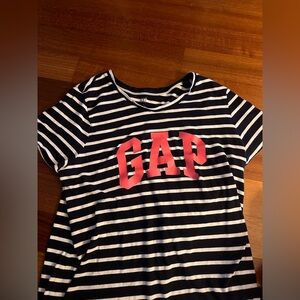 Gap striped tee shirt